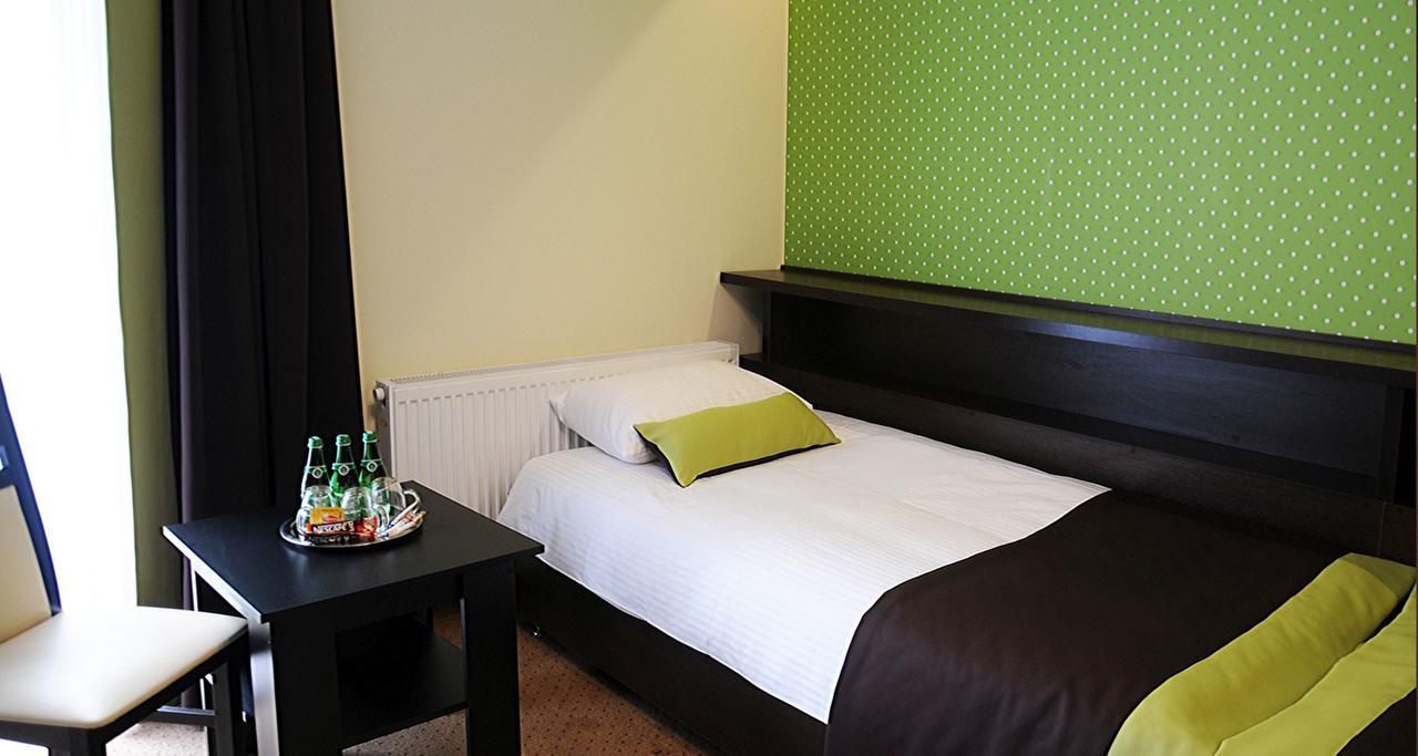 Hotel Klaudia Juszczyn Extérieur photo