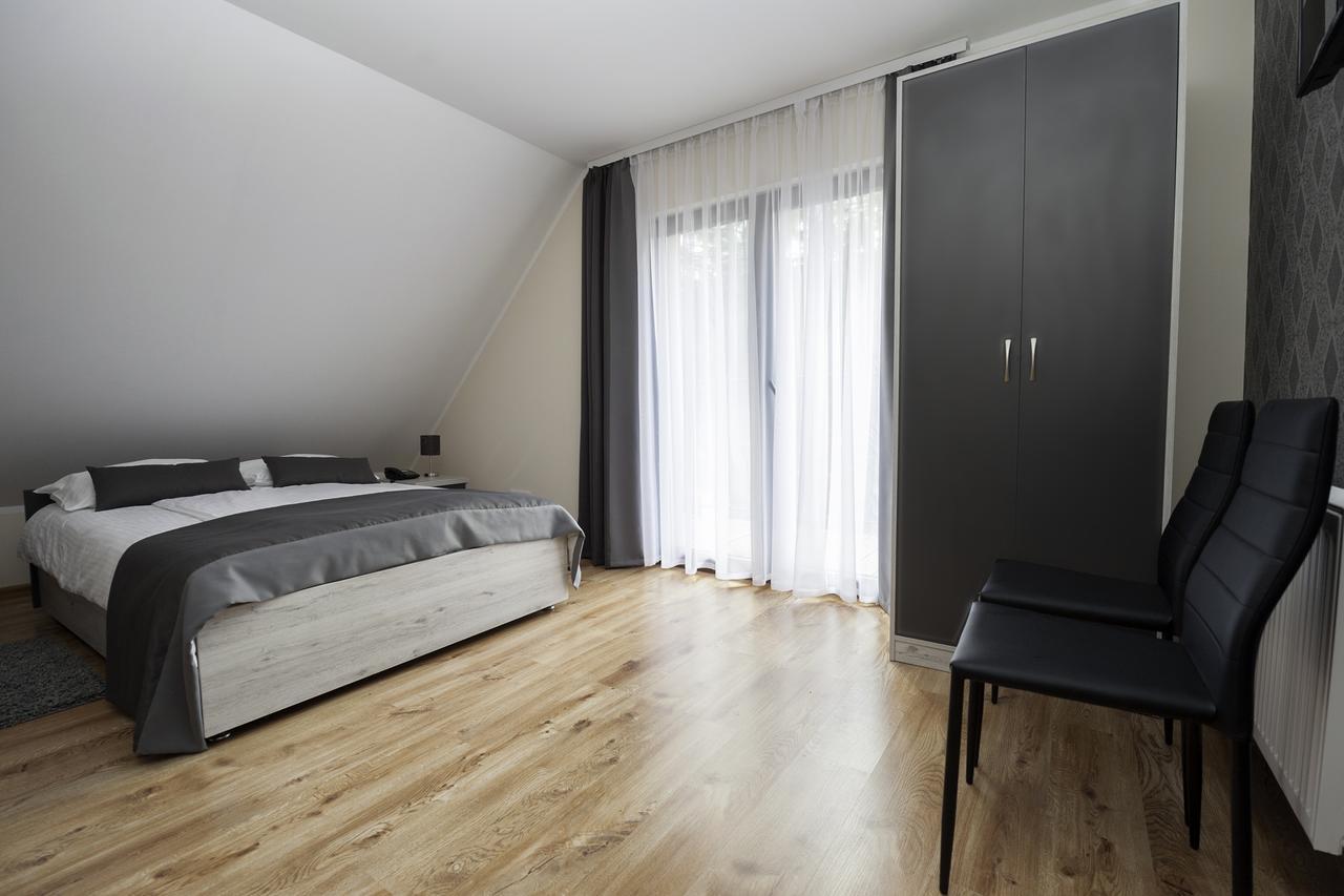 Hotel Klaudia Juszczyn Extérieur photo