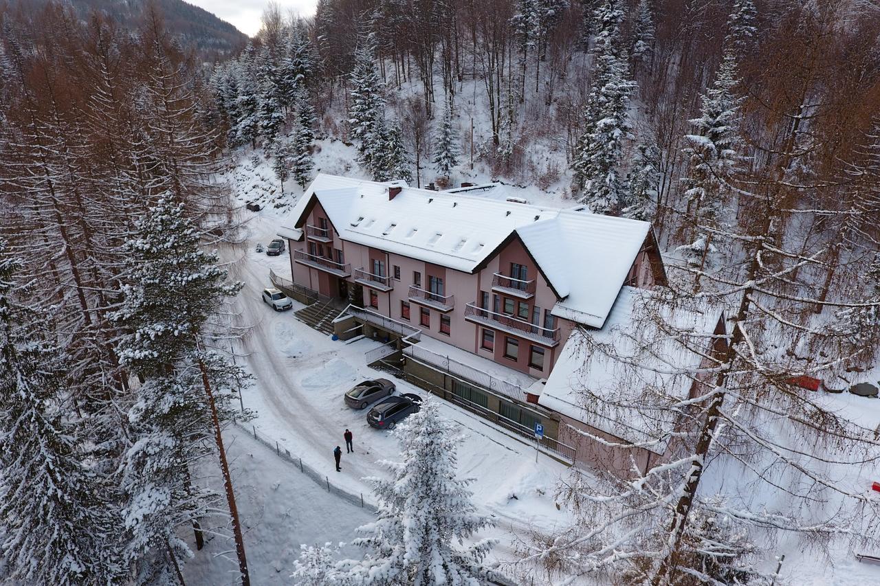 Hotel Klaudia Juszczyn Extérieur photo